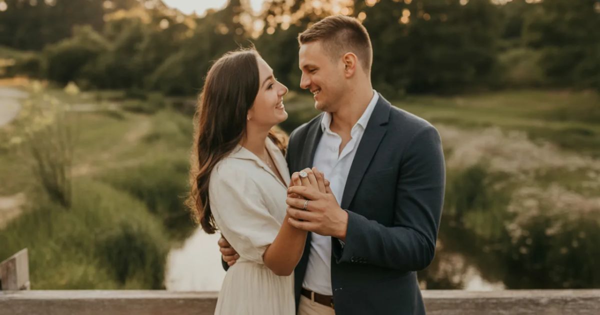 Engagement Photos: Your Full Guide to Ideas & Costs