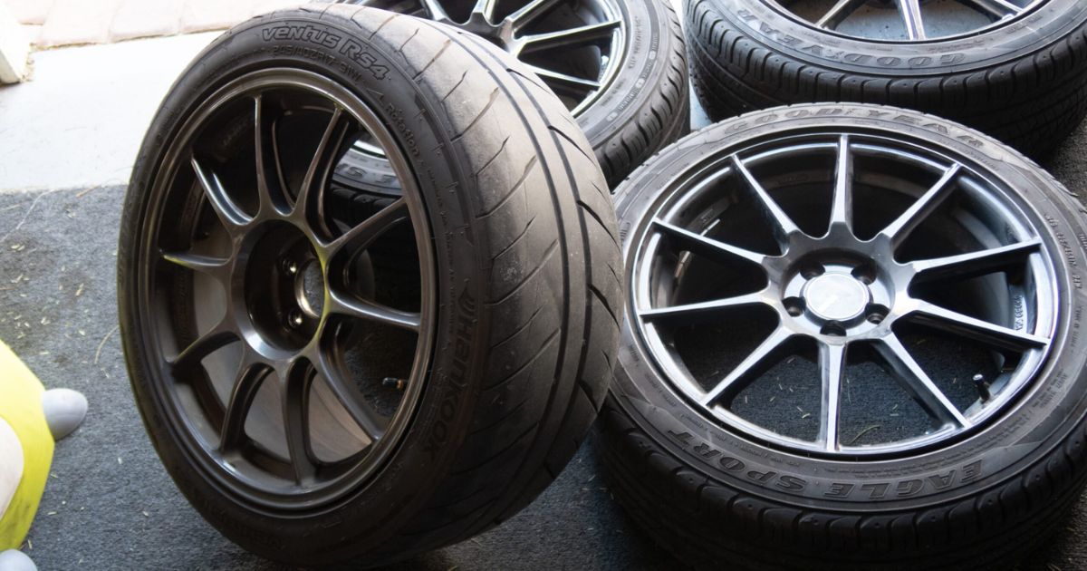 All-Season Tires vs Performance Tires: Key Differences