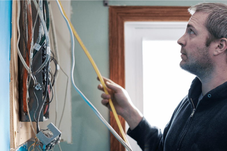 Signs You Need a Professional Electrician for Electrical Repairs