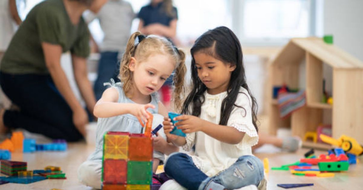 Montessori Preschool Near Me: Choosing the Best Local Program for Early Learning Success
